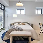 High Ceiling Loft With Its Own Backyard And A Terrace تالين