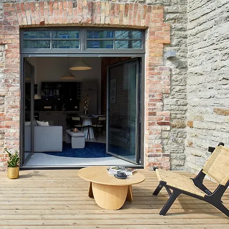 公寓 High Ceiling Loft With Its Own Backyard And A Terrace 塔林