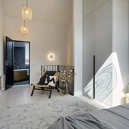 Apartmán High Ceiling Loft With Its Own Backyard And A Terrace Tallinn