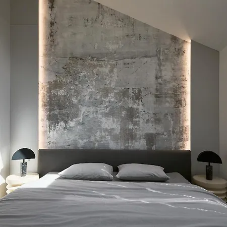 High Ceiling Loft With Its Own Backyard And A Terrace Tallinn