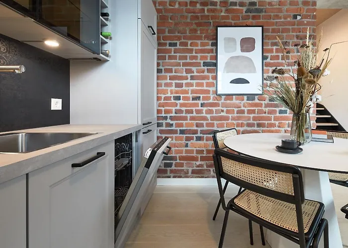 Lägenhet High Ceiling Loft With Its Own Backyard And A Terrace *