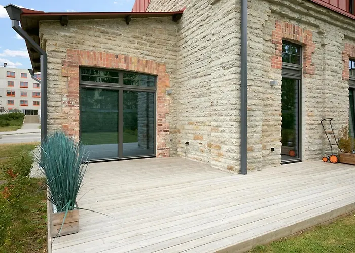 公寓 High Ceiling Loft With Its Own Backyard And A Terrace *