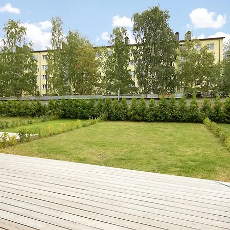 High Ceiling Loft With Its Own Backyard And A Terrace Appartement *